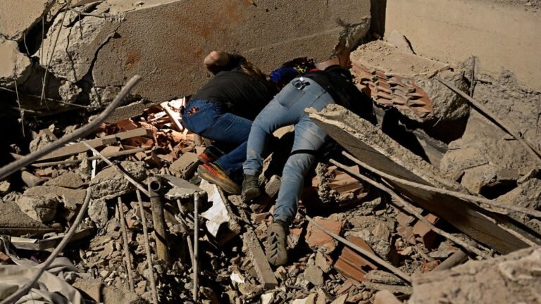 Rescuers pull survivors from rubble after Venezuela earthquakes | Earthquakes