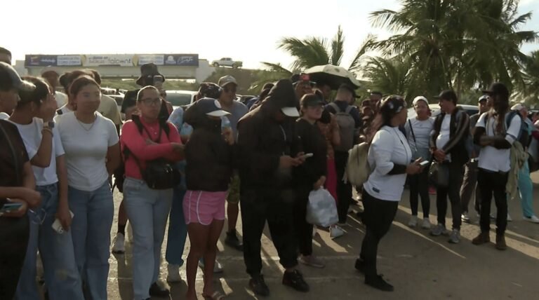 Anger grows in Venezuela as citizens blocked from aiding earthquake rescue | Earthquakes