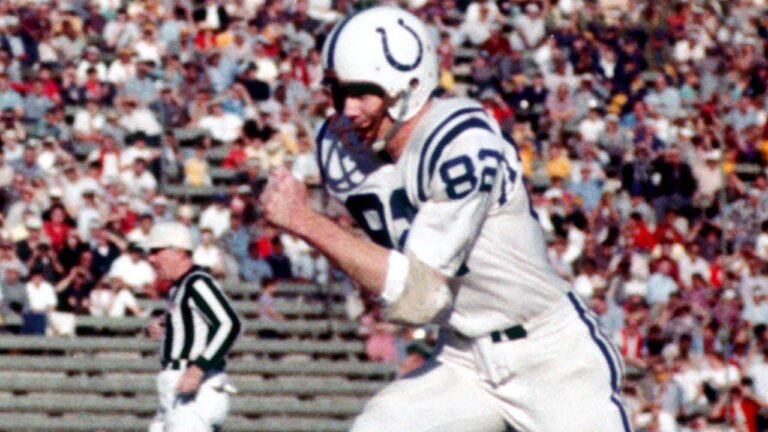 Colts legend Raymond Berry, Hall of Fame wide receiver, dead at 93
