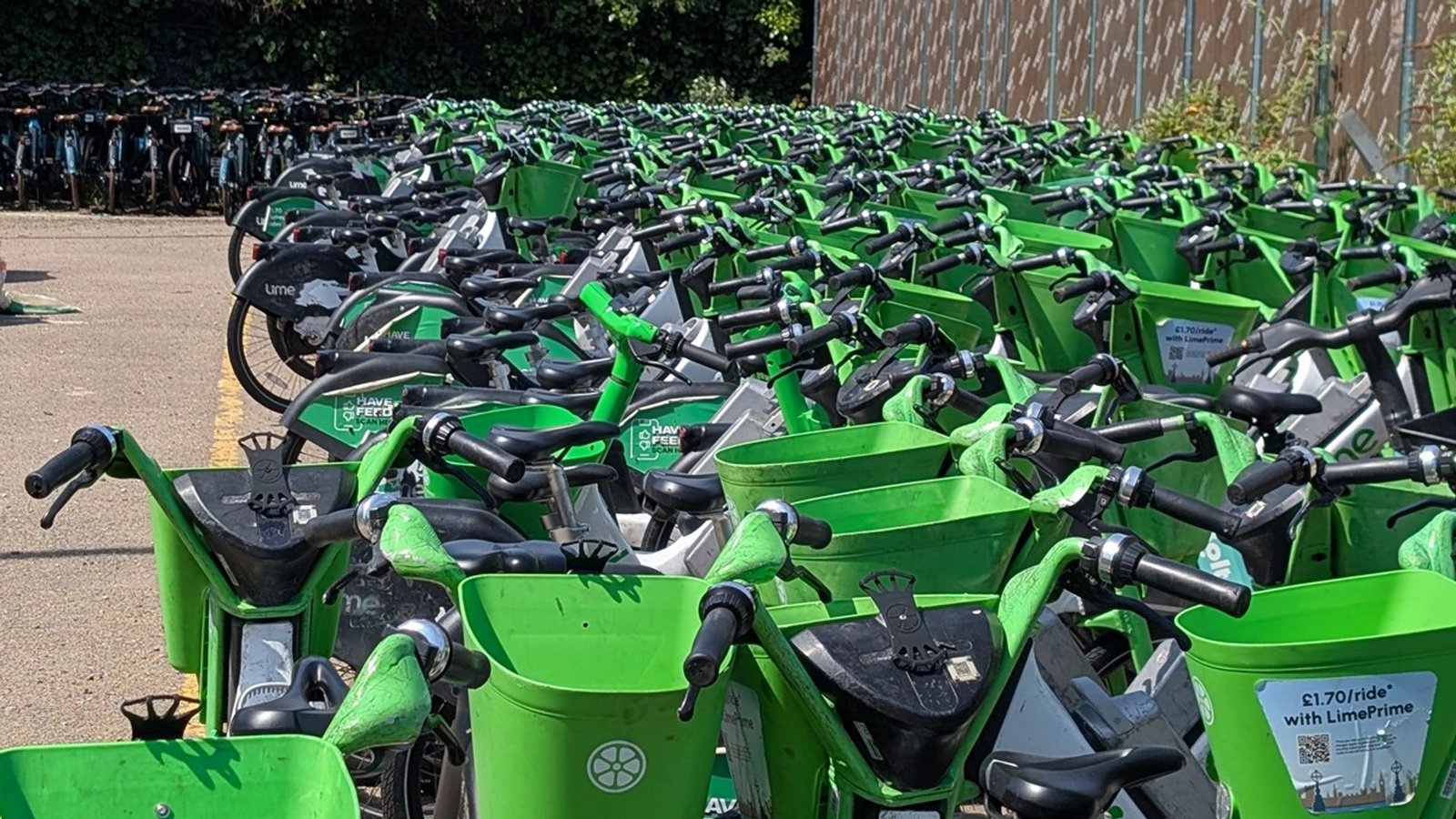 skynews-london-e-bikes_7264359.jpg