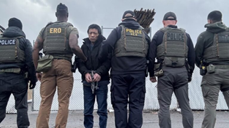Democrats call to abolish ICE as 146,000 missing migrant children found